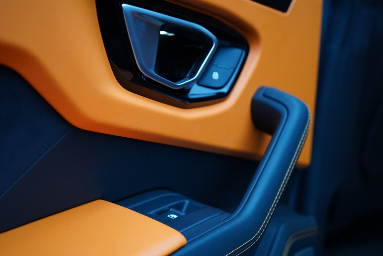 Lamborghini Urus AWD 2021