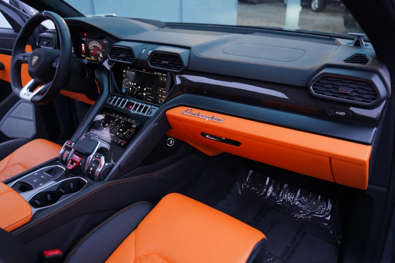 Lamborghini Urus AWD 2021