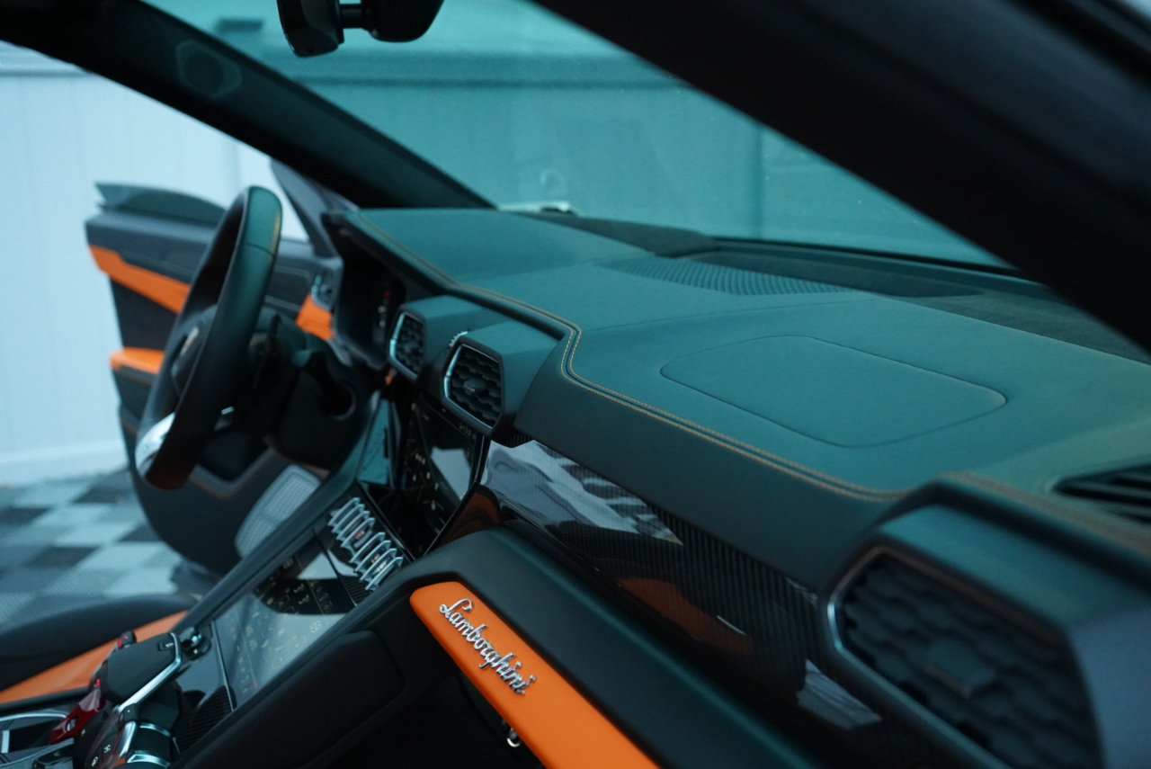 Lamborghini Urus AWD 2021