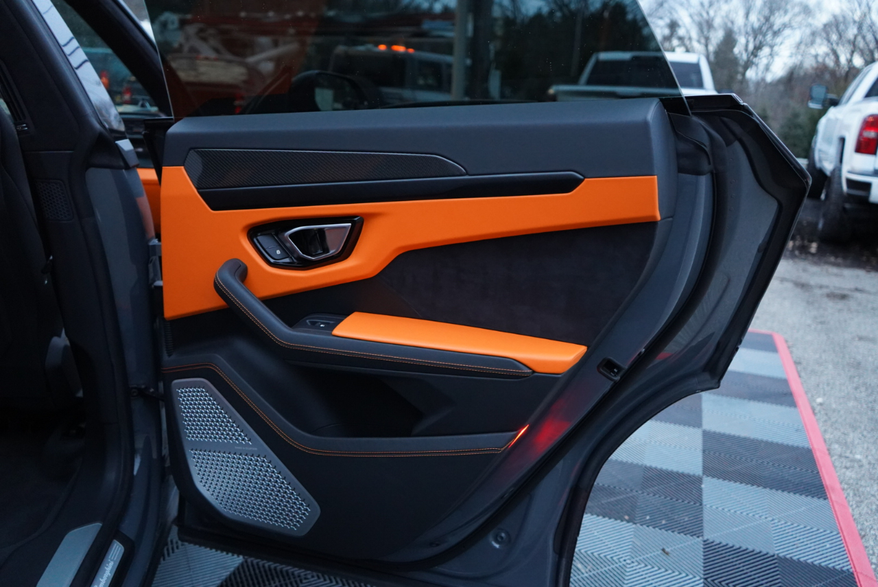 Lamborghini Urus AWD 2021