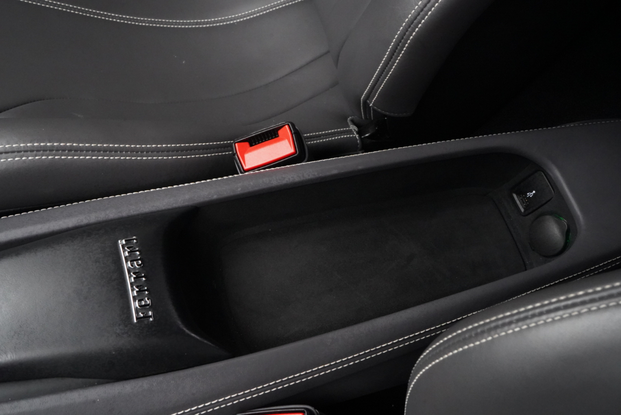 Ferrari F8 Tributo Coupe 2021