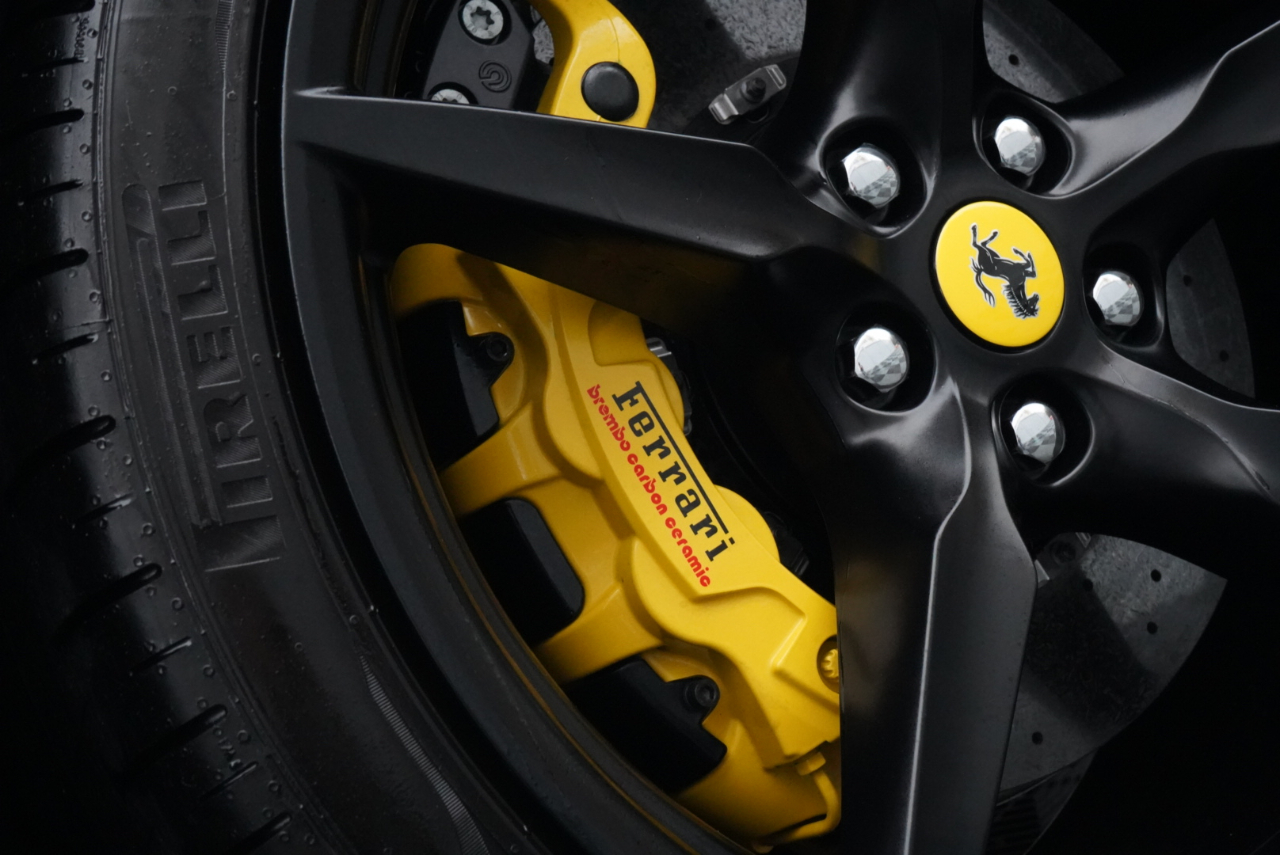 Ferrari F8 Tributo Coupe 2021