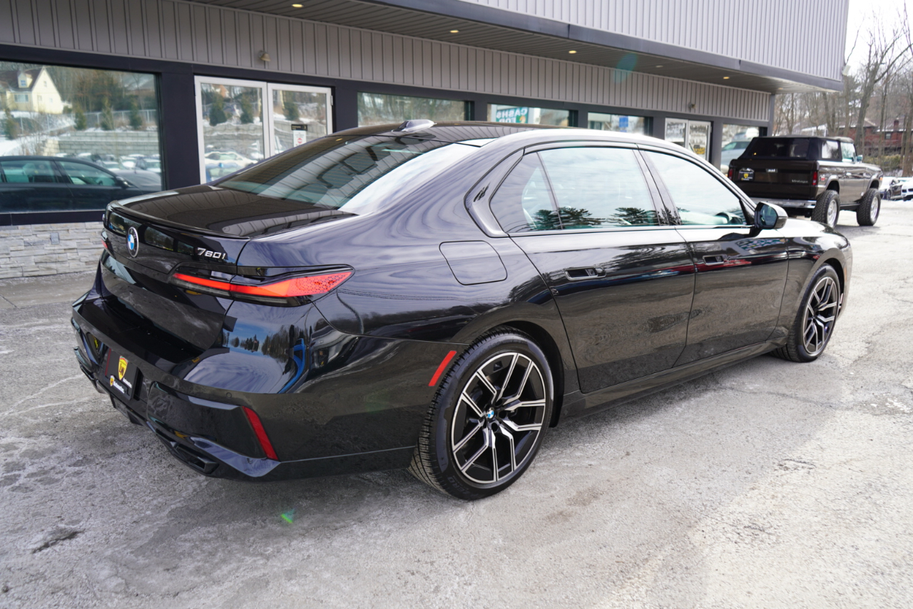 BMW 7 Series 760i xDrive Sedan 2023