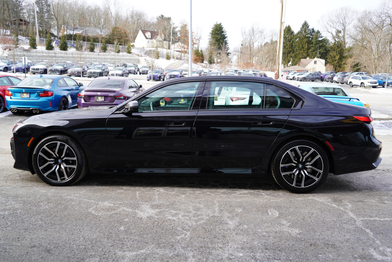 BMW 7 Series 760i xDrive Sedan 2023
