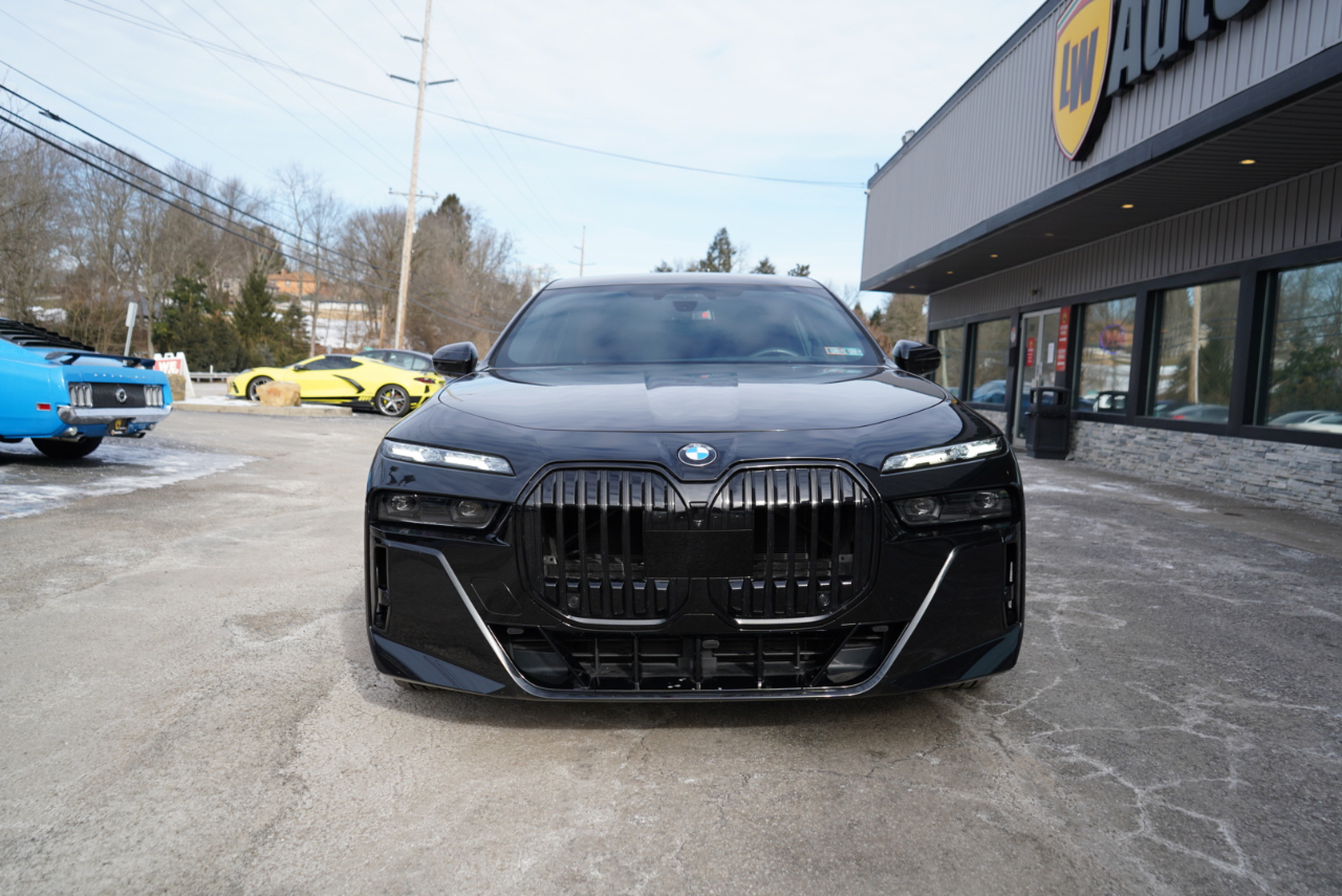 BMW 7 Series 760i xDrive Sedan 2023