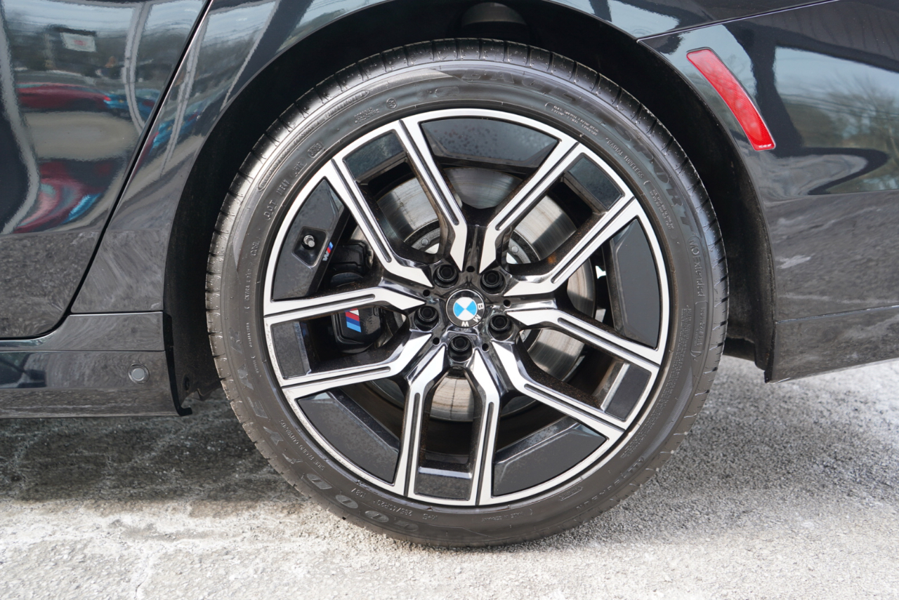 BMW 7 Series 760i xDrive Sedan 2023