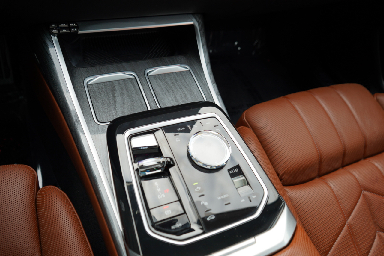 BMW 7 Series 760i xDrive Sedan 2023