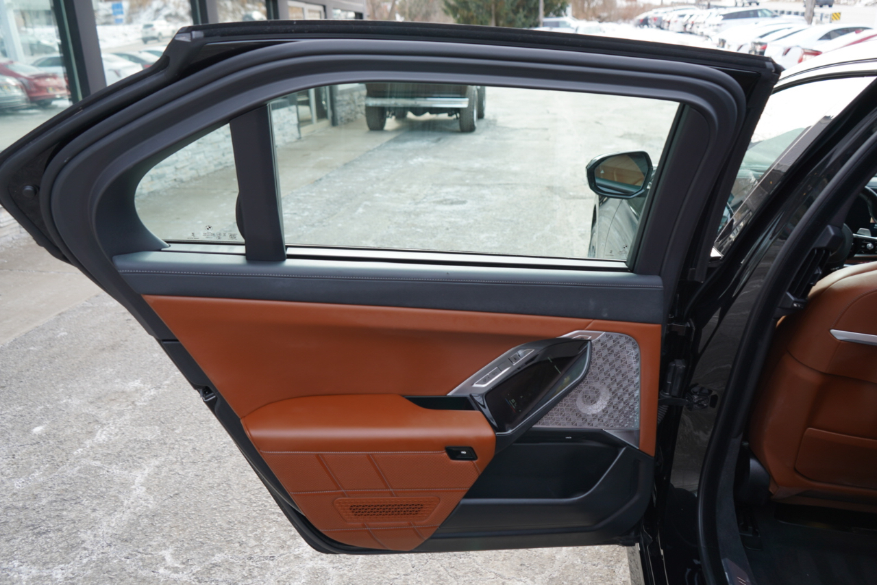 BMW 7 Series 760i xDrive Sedan 2023