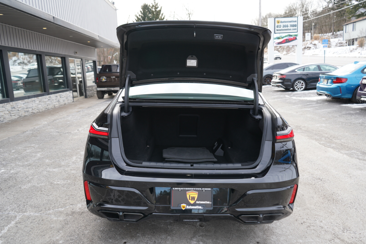 BMW 7 Series 760i xDrive Sedan 2023