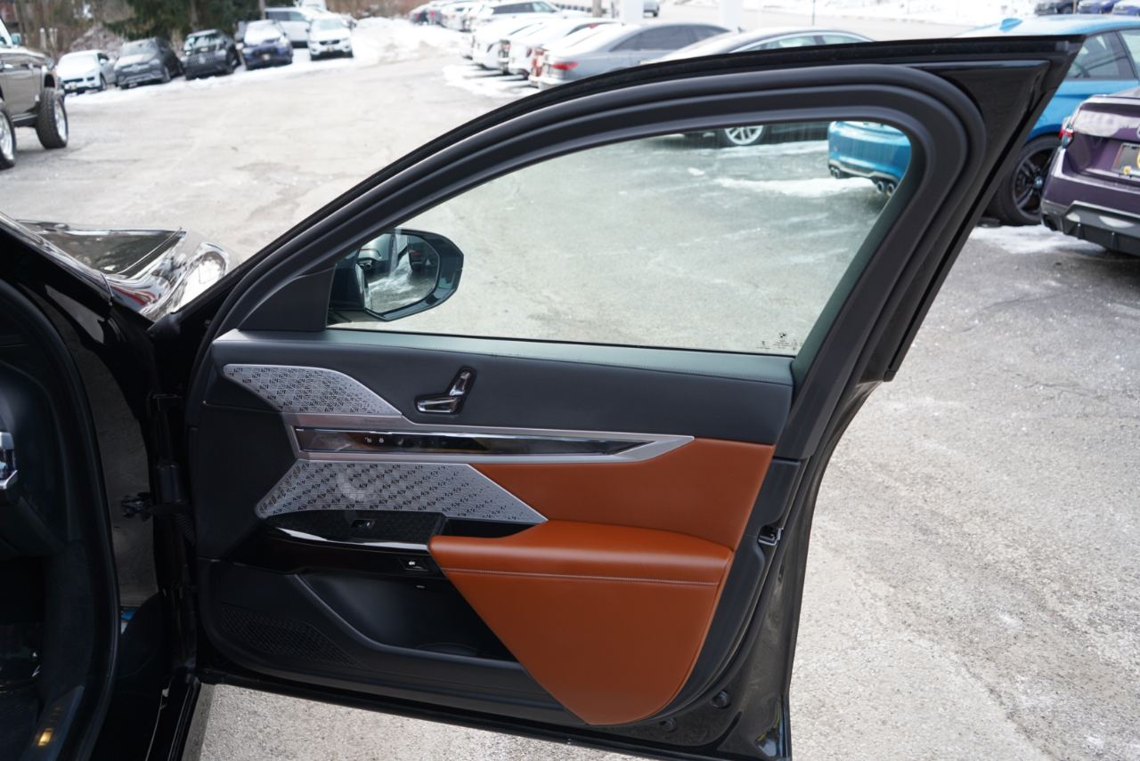 BMW 7 Series 760i xDrive Sedan 2023