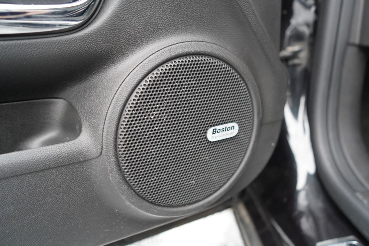 Chevrolet Camaro 2dr Cpe 2LT 2012