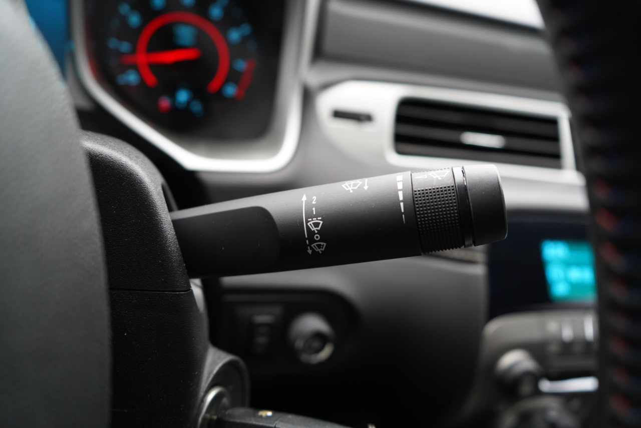 Chevrolet Camaro 2dr Cpe 2LT 2012