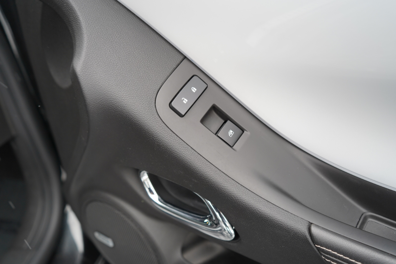 Chevrolet Camaro 2dr Cpe 2LT 2012