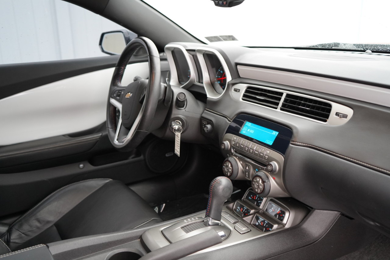 Chevrolet Camaro 2dr Cpe 2LT 2012