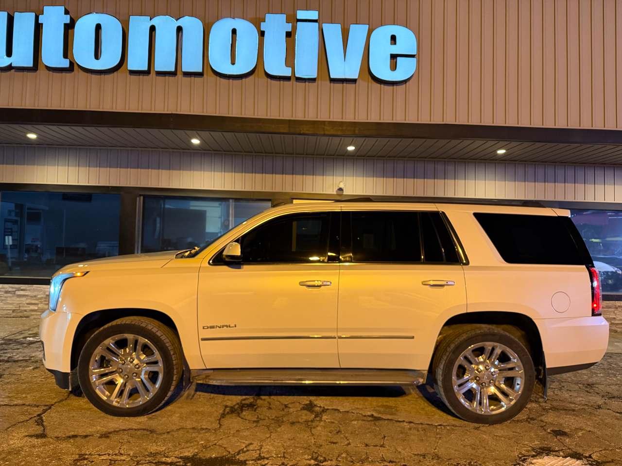GMC Yukon 4WD 4dr Denali 2015