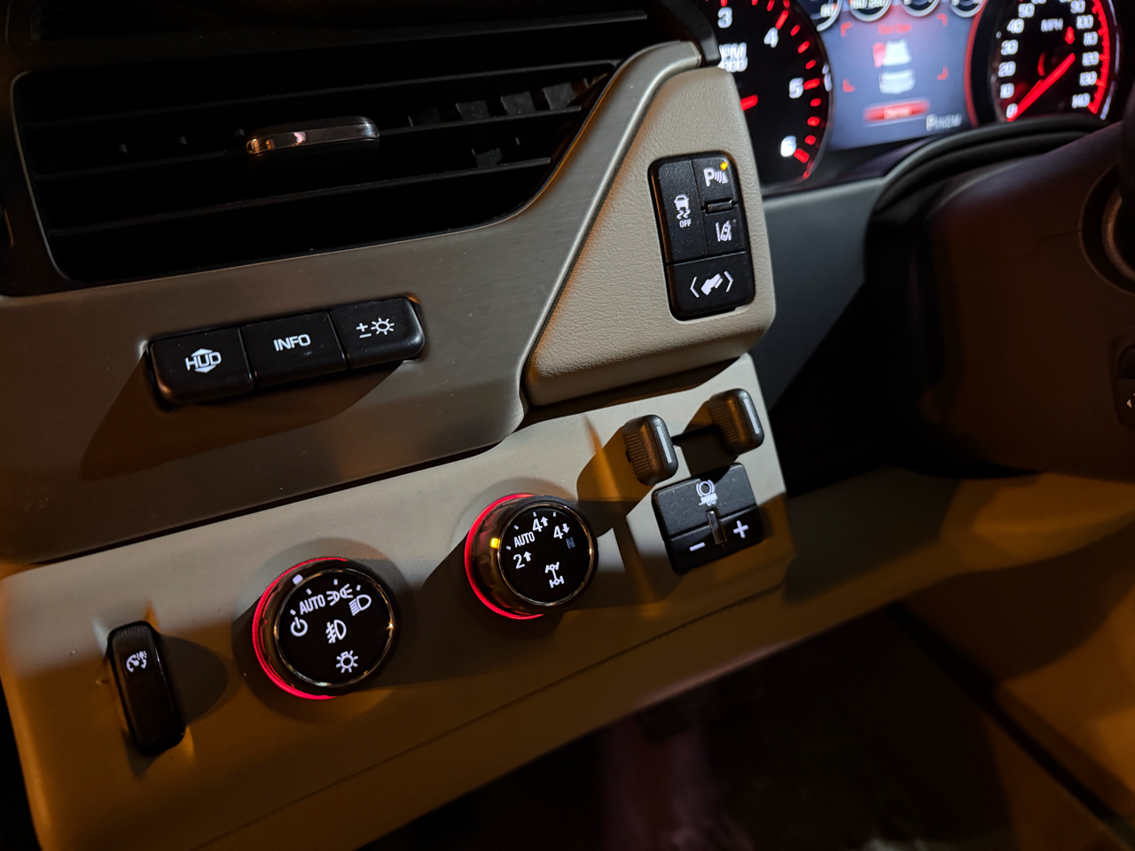 GMC Yukon 4WD 4dr Denali 2015