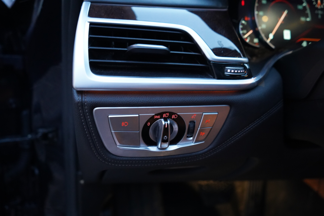 BMW 7 Series 750i xDrive Sedan 2018