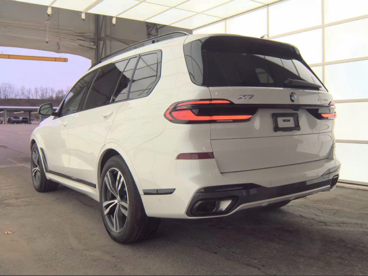 BMW X7 xDrive40i Sports Activity Vehicle 2025