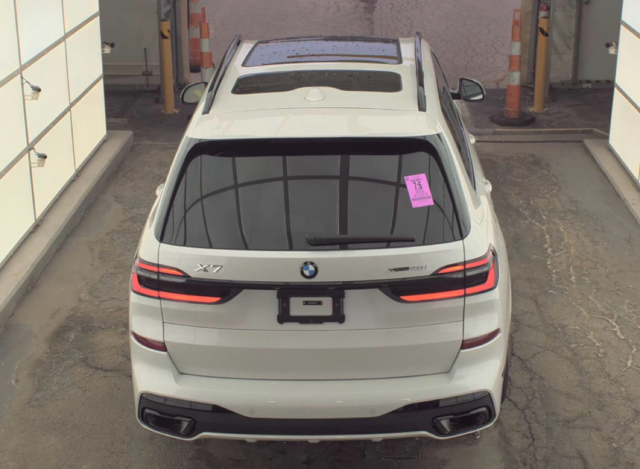 BMW X7 xDrive40i Sports Activity Vehicle 2025