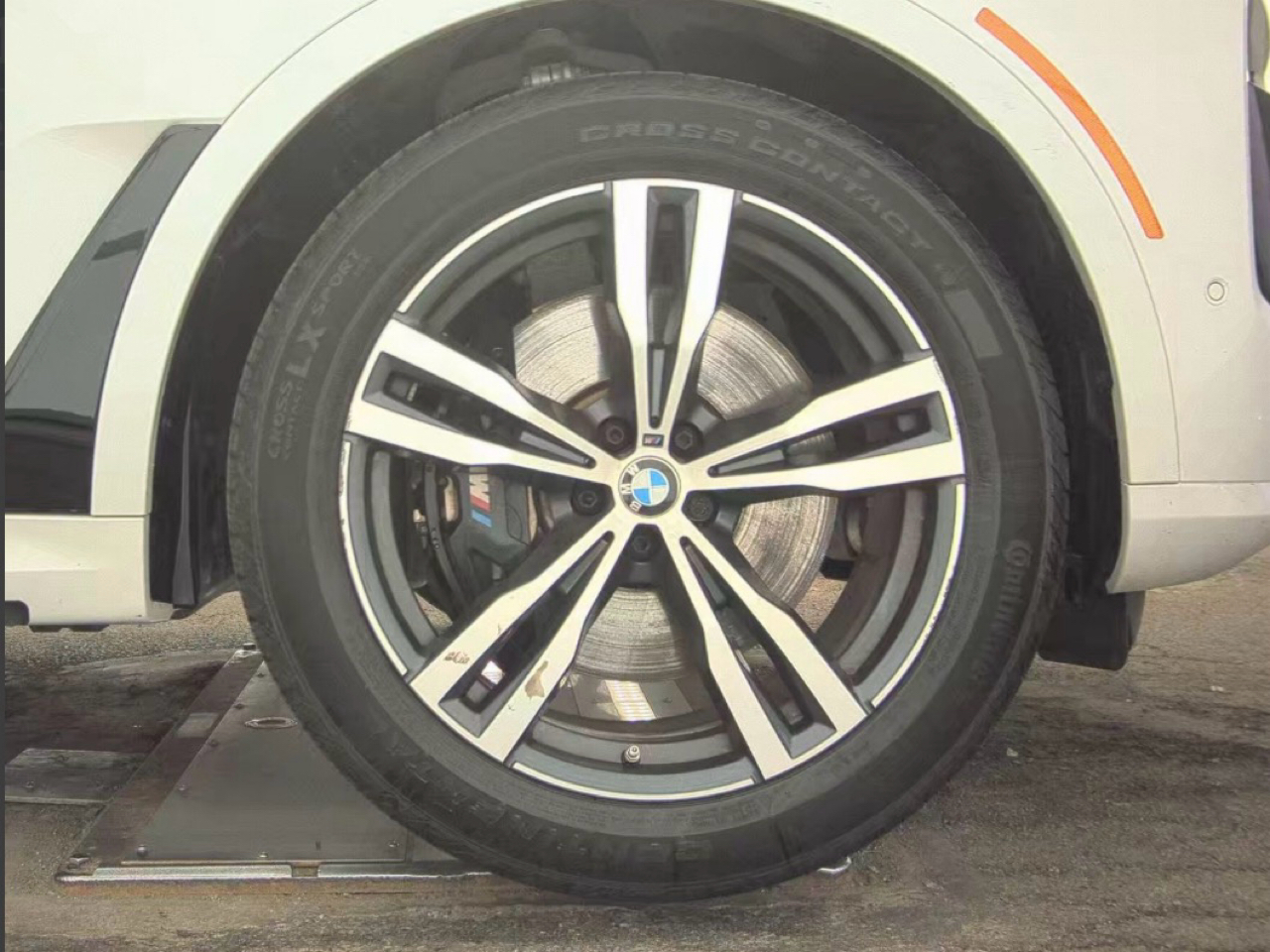 BMW X7 xDrive40i Sports Activity Vehicle 2025