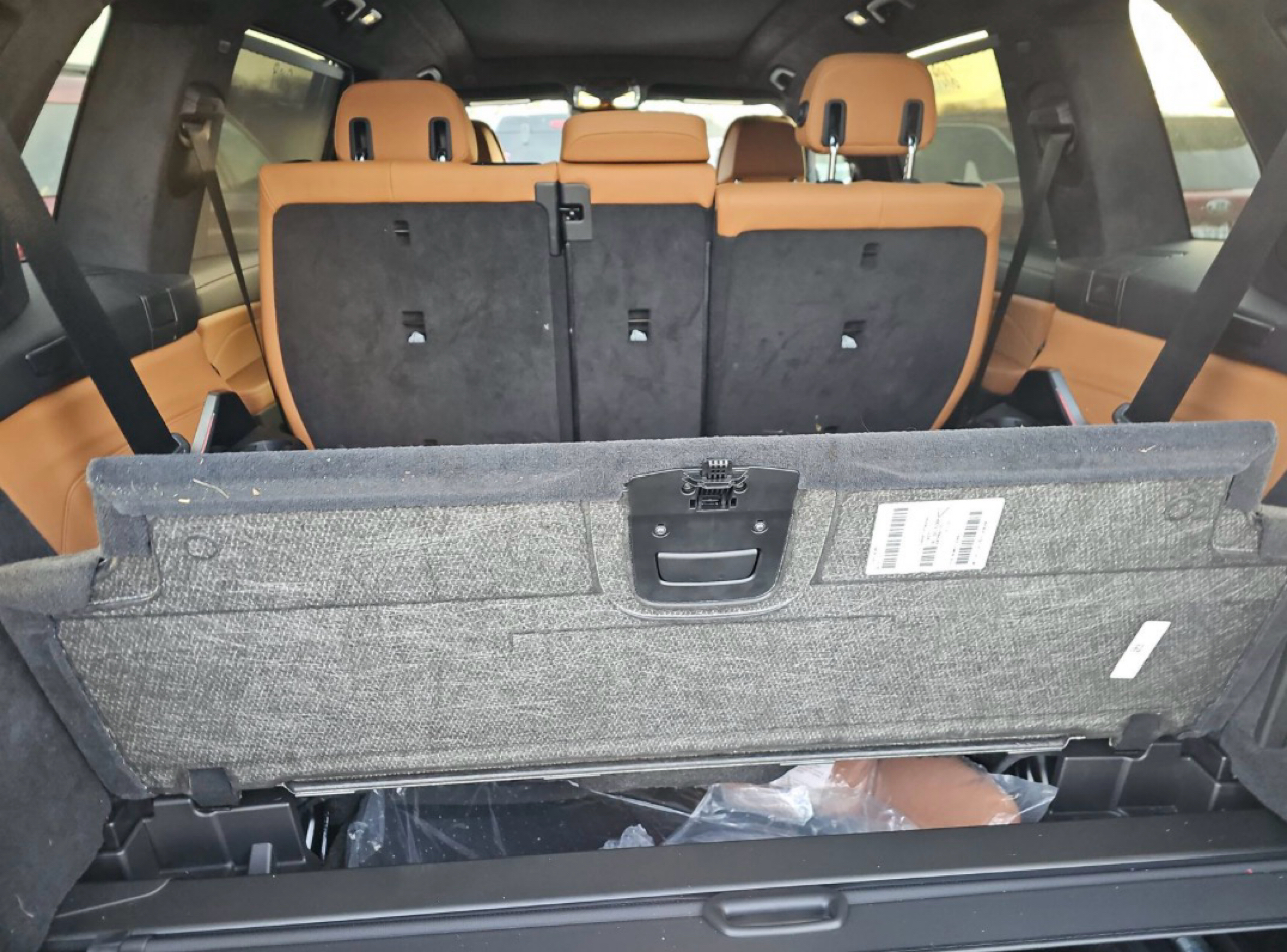 BMW X7 xDrive40i Sports Activity Vehicle 2025