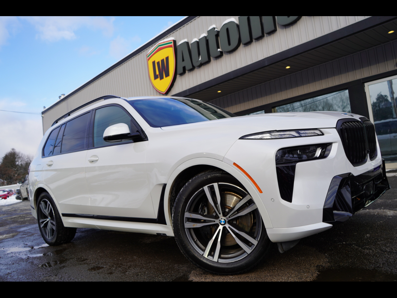 2025 BMW X7 xDrive40i Sports Activity Vehicle