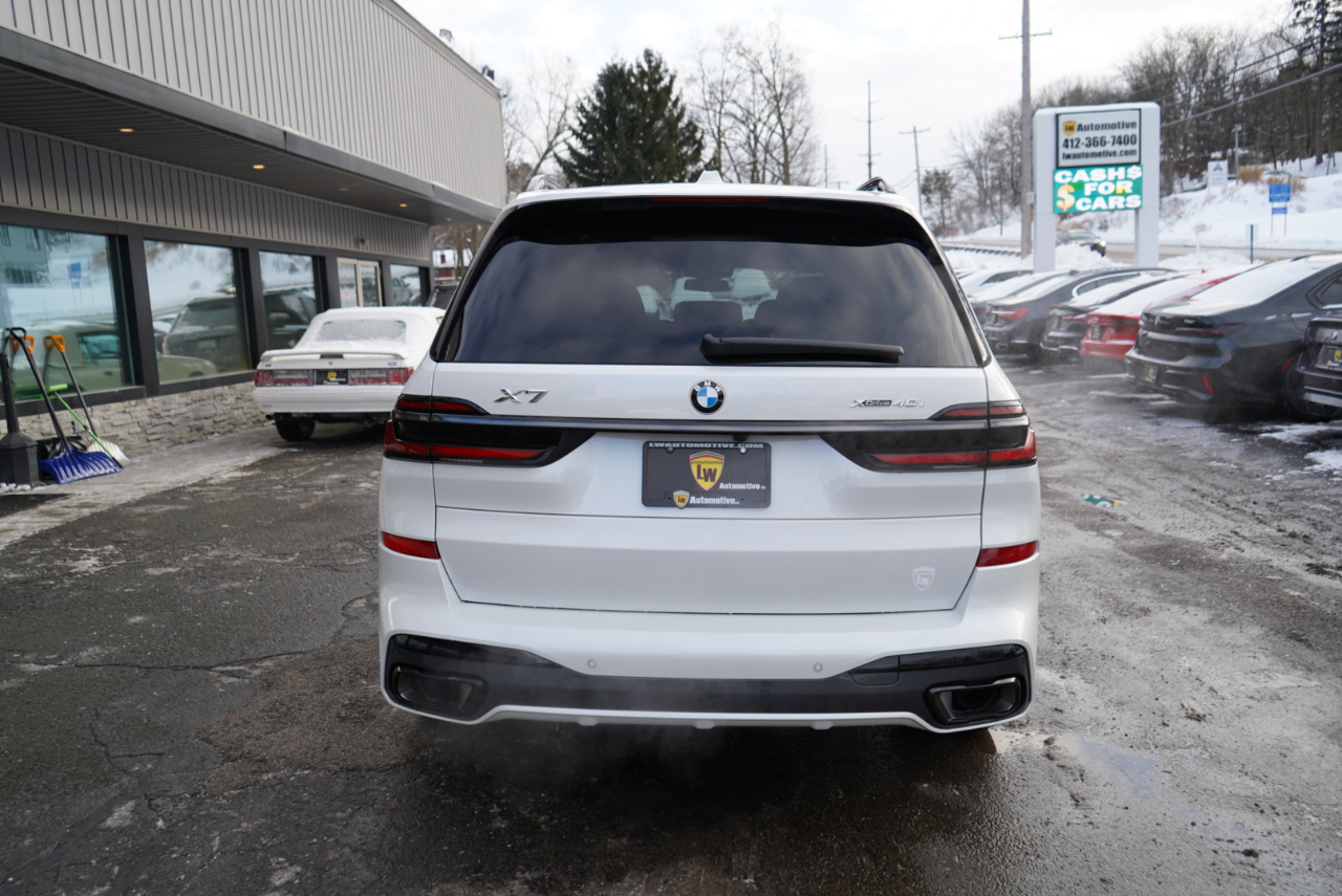 BMW X7 xDrive40i Sports Activity Vehicle 2025