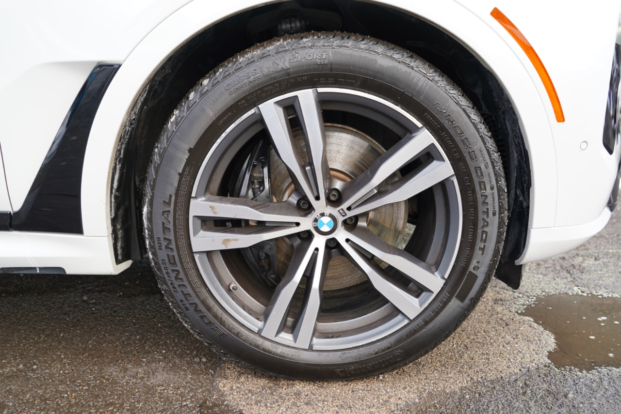 BMW X7 xDrive40i Sports Activity Vehicle 2025