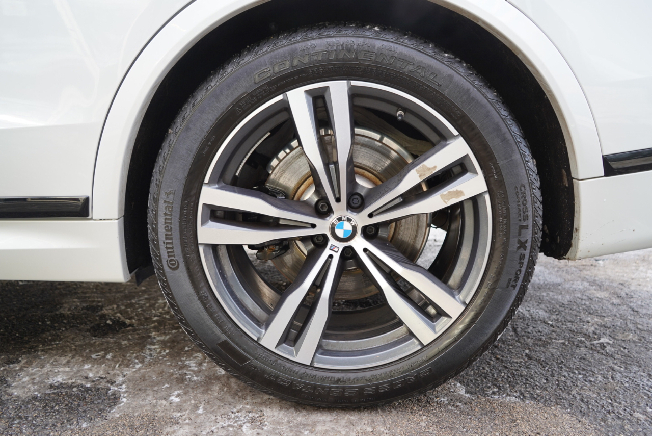 BMW X7 xDrive40i Sports Activity Vehicle 2025