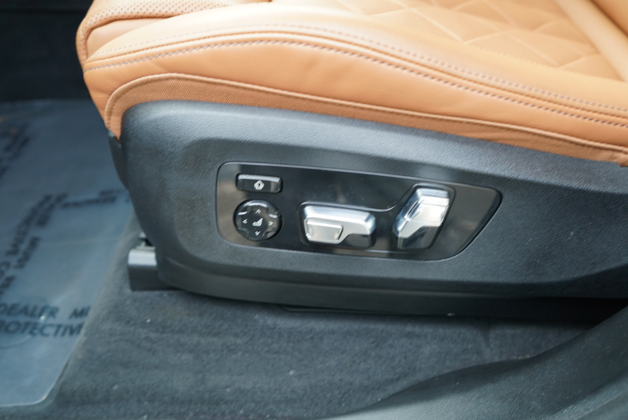 BMW X7 xDrive40i Sports Activity Vehicle 2025