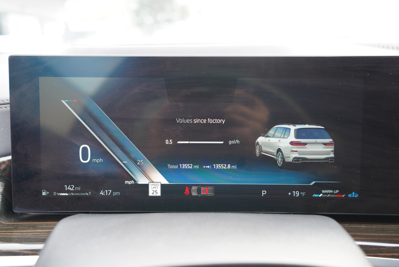 BMW X7 xDrive40i Sports Activity Vehicle 2025