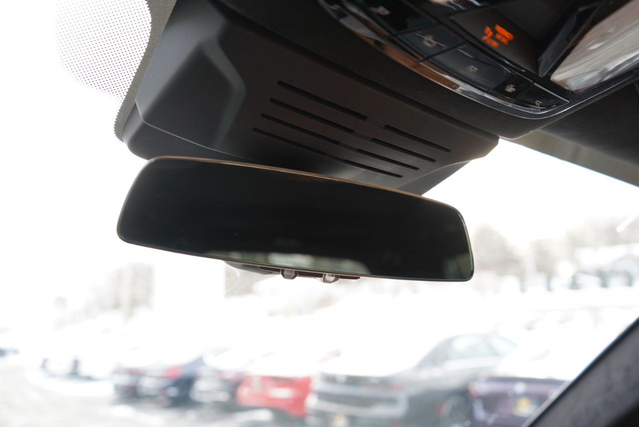 BMW X7 xDrive40i Sports Activity Vehicle 2025