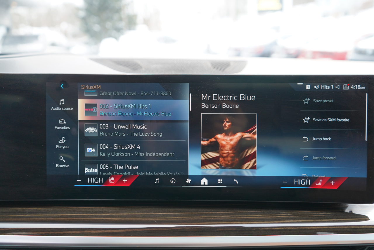 BMW X7 xDrive40i Sports Activity Vehicle 2025