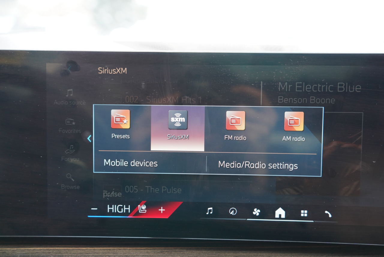 BMW X7 xDrive40i Sports Activity Vehicle 2025