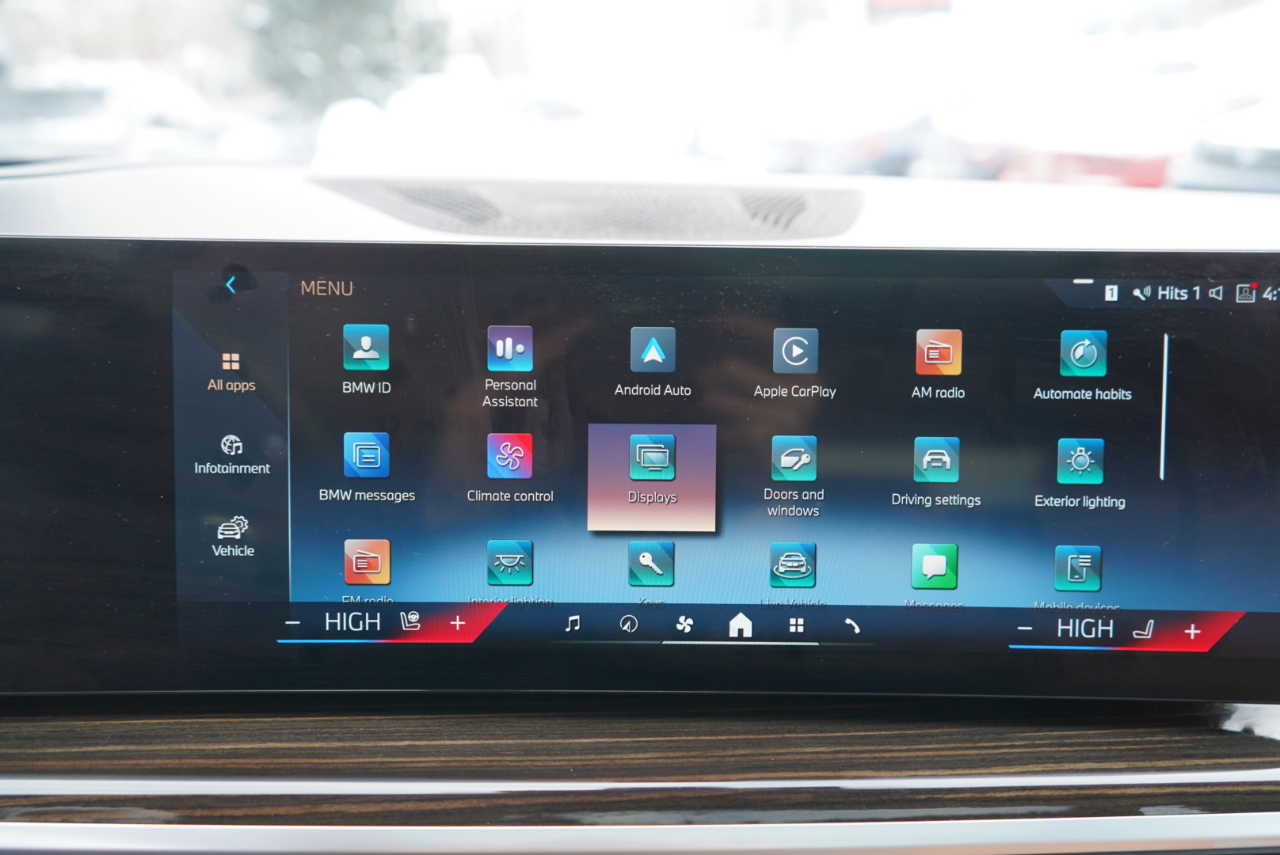 BMW X7 xDrive40i Sports Activity Vehicle 2025