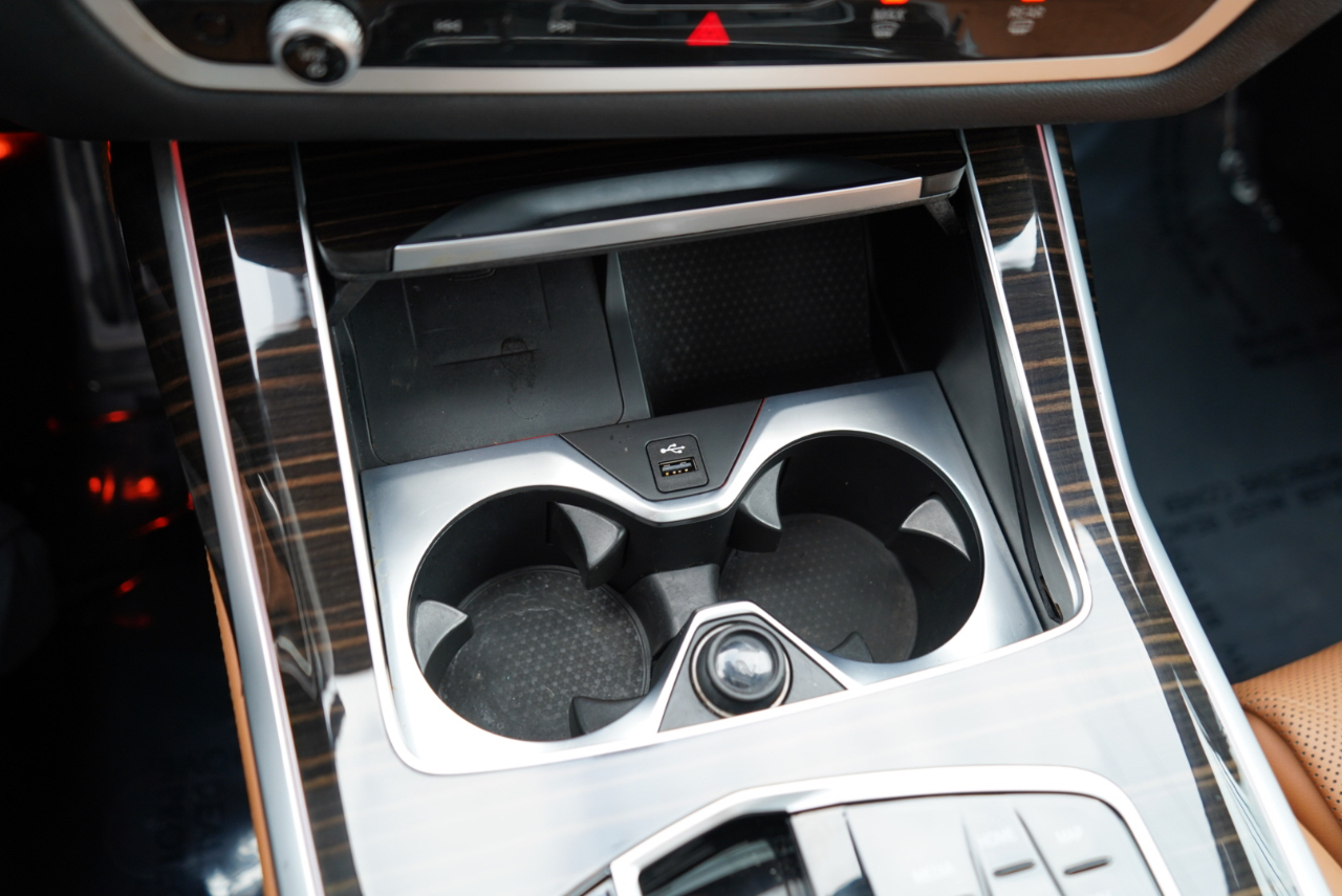 BMW X7 xDrive40i Sports Activity Vehicle 2025