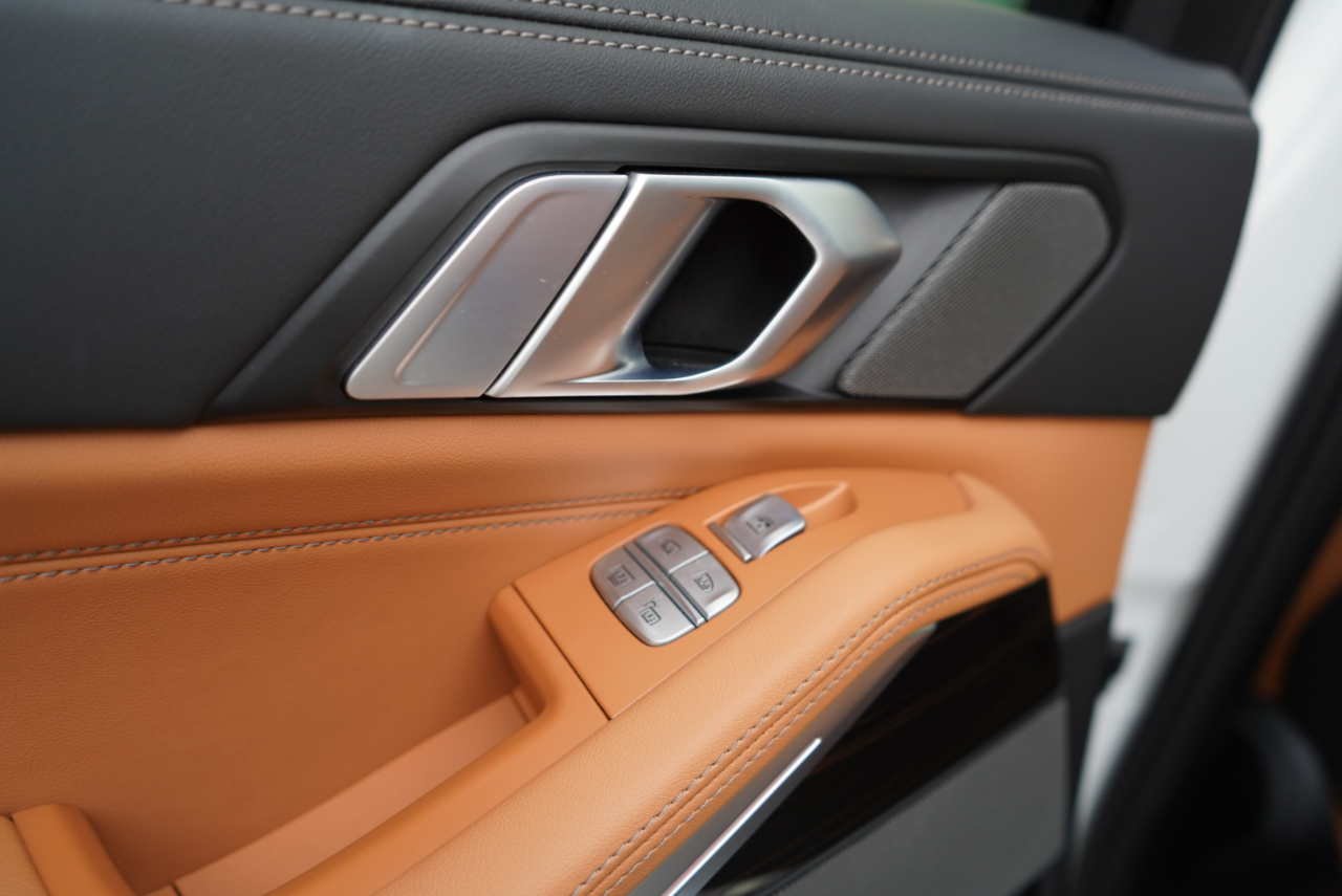 BMW X7 xDrive40i Sports Activity Vehicle 2025