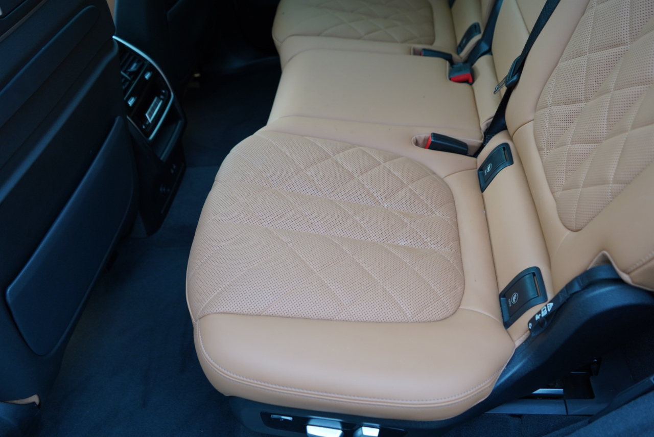 BMW X7 xDrive40i Sports Activity Vehicle 2025