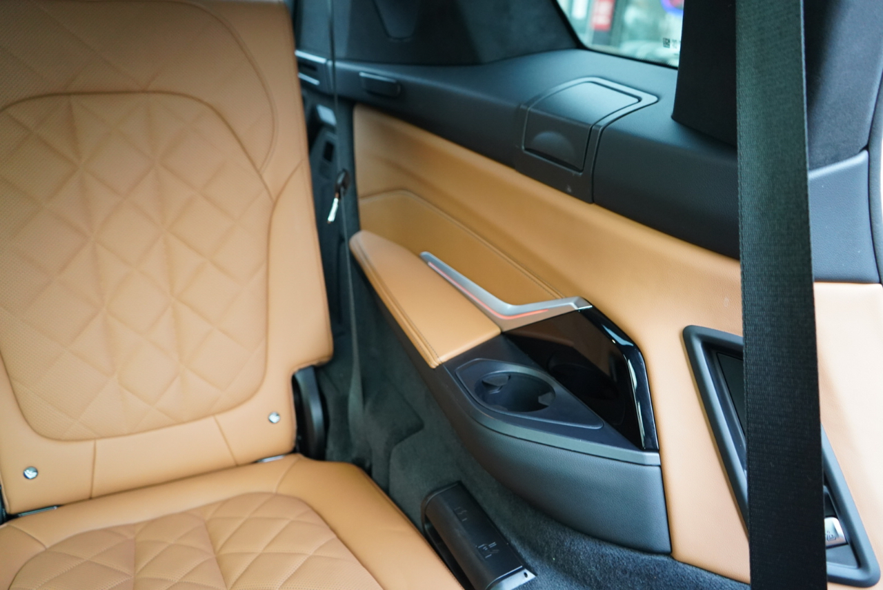 BMW X7 xDrive40i Sports Activity Vehicle 2025