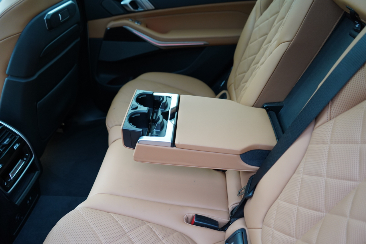 BMW X7 xDrive40i Sports Activity Vehicle 2025