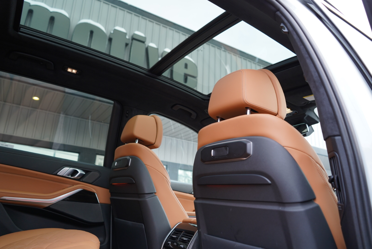 BMW X7 xDrive40i Sports Activity Vehicle 2025