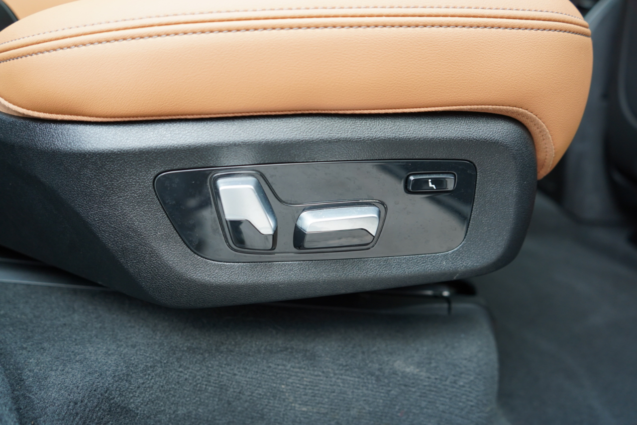 BMW X7 xDrive40i Sports Activity Vehicle 2025