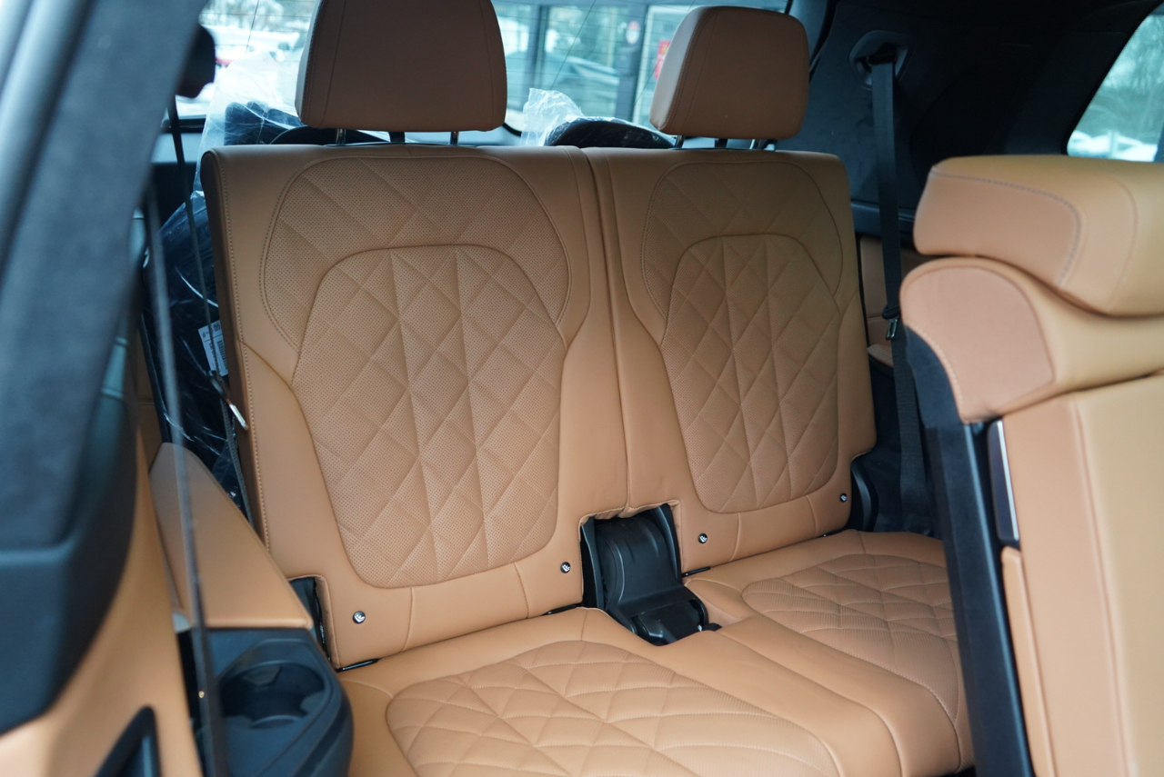 BMW X7 xDrive40i Sports Activity Vehicle 2025