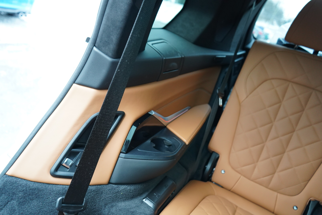 BMW X7 xDrive40i Sports Activity Vehicle 2025