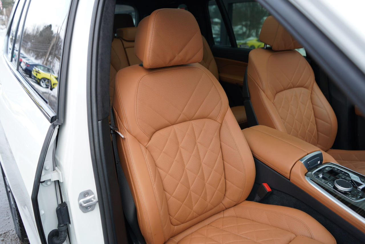 BMW X7 xDrive40i Sports Activity Vehicle 2025