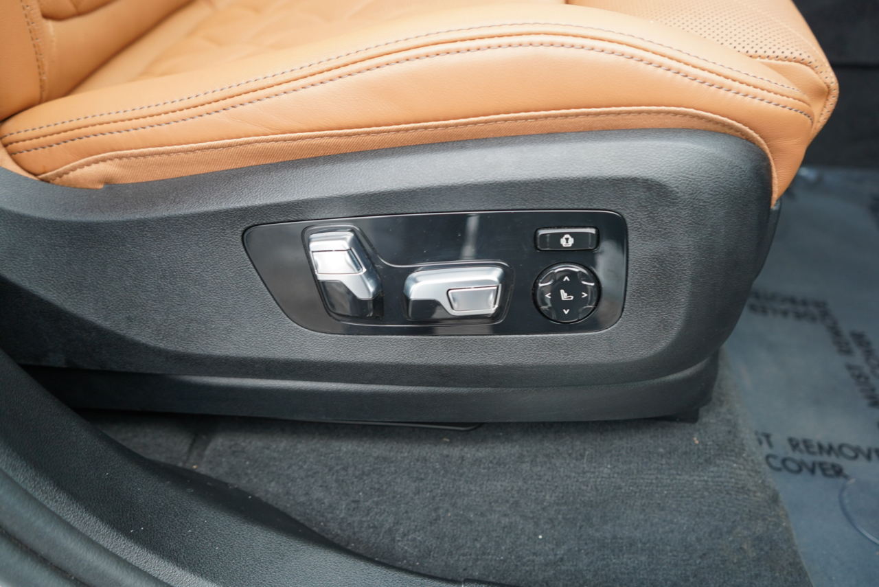 BMW X7 xDrive40i Sports Activity Vehicle 2025