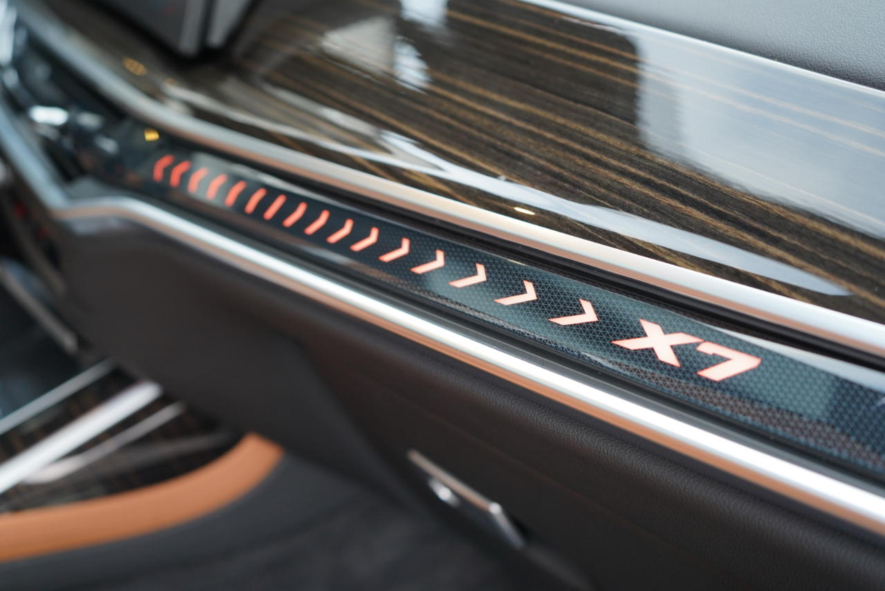 BMW X7 xDrive40i Sports Activity Vehicle 2025