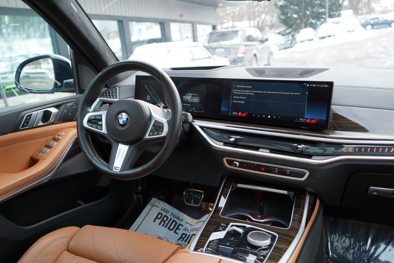 BMW X7 xDrive40i Sports Activity Vehicle 2025