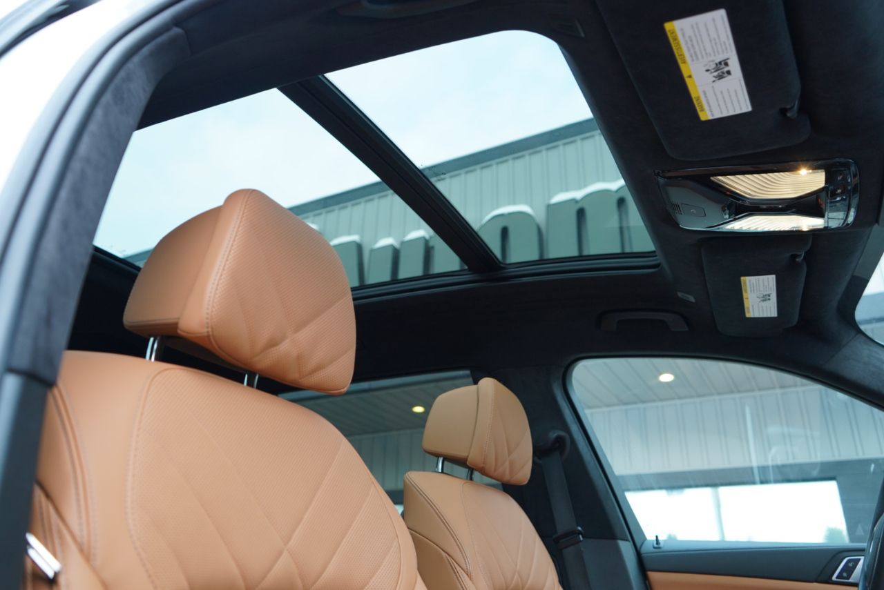 BMW X7 xDrive40i Sports Activity Vehicle 2025