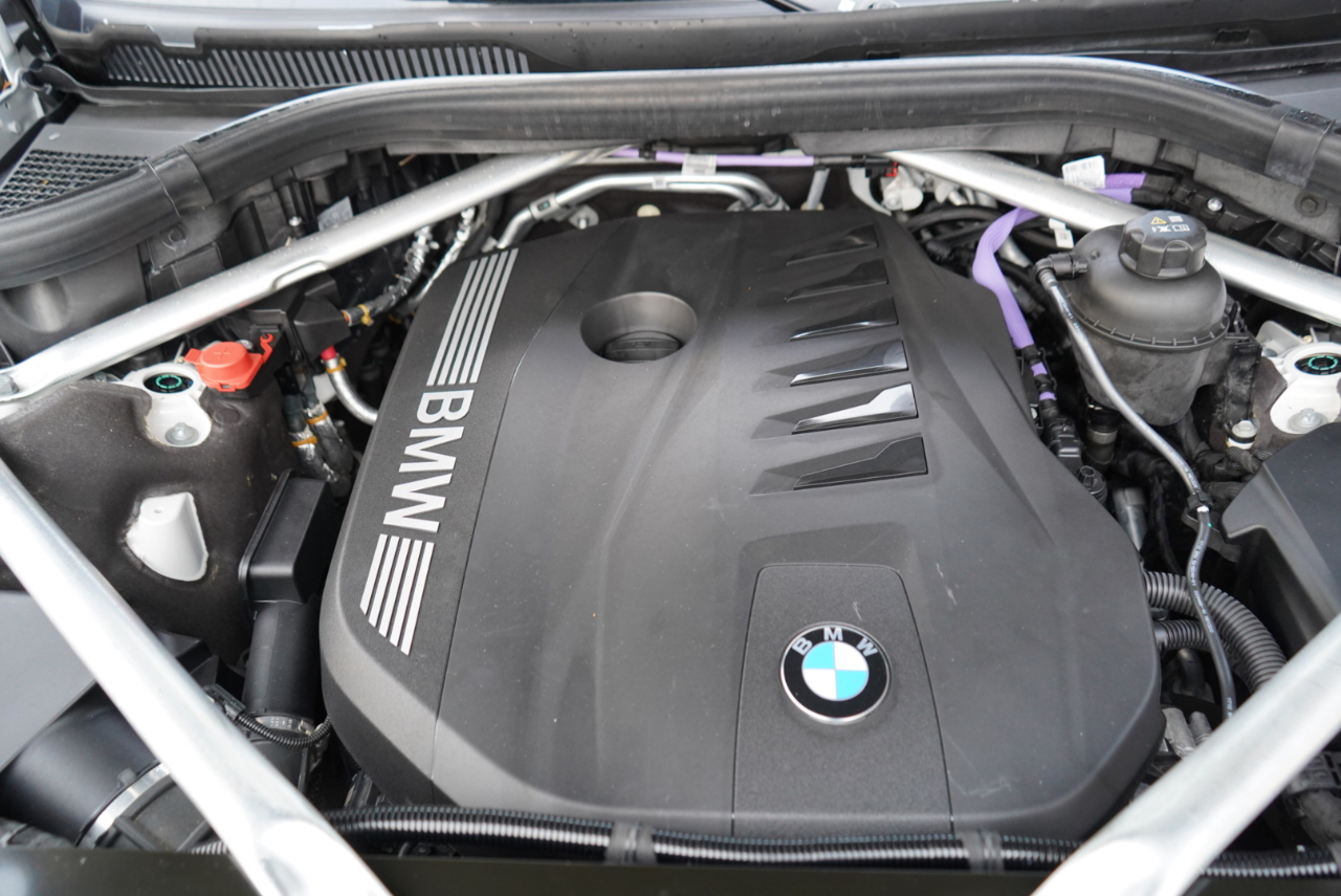 BMW X7 xDrive40i Sports Activity Vehicle 2025